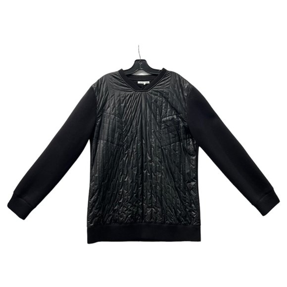 Black quilted pullover shop